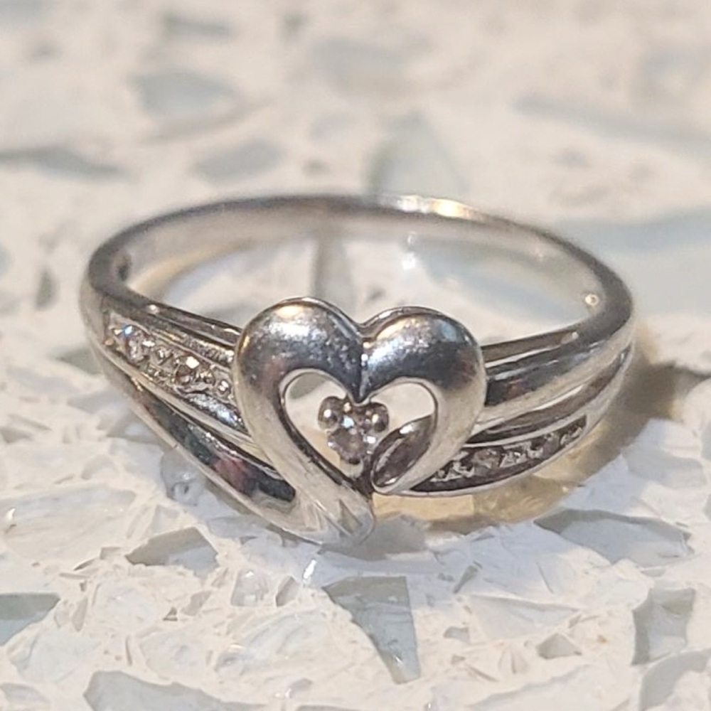 Solid White Gold 10k Heart Promise Ring Vintage Genuine Diamonds Size 6.75